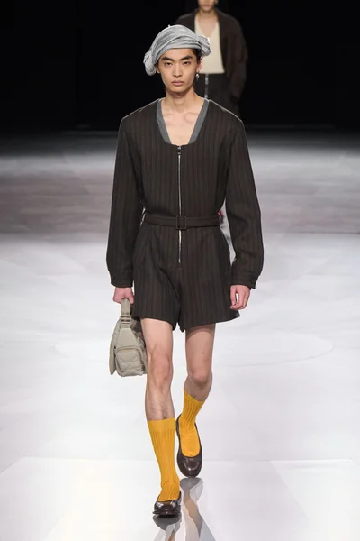 Look 4
